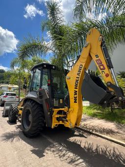 Coqueiro Baixo reforça parque de máquinas com aquisição de nova retroescavadeira